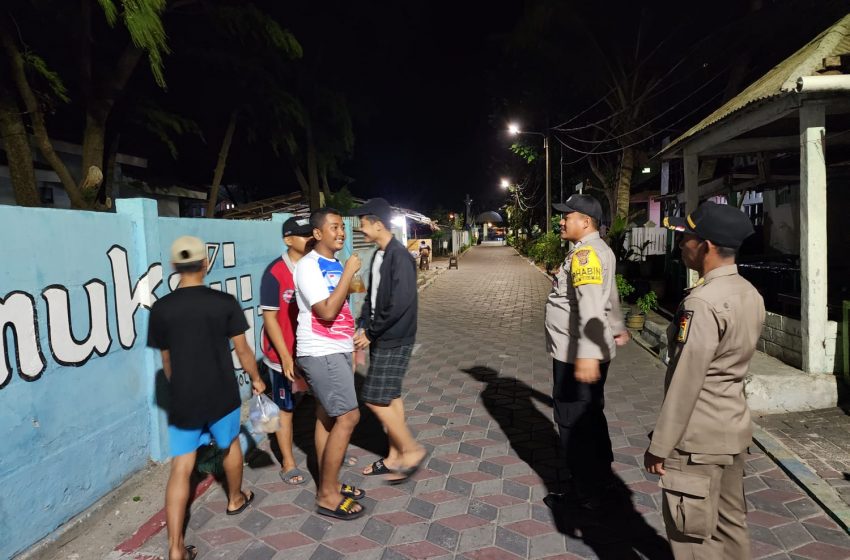  PolsubSektor Pulau Panggang dan Bhabinkamtibmas Gelar Patroli Malam Polri Presisi di Pulau Pramuka 