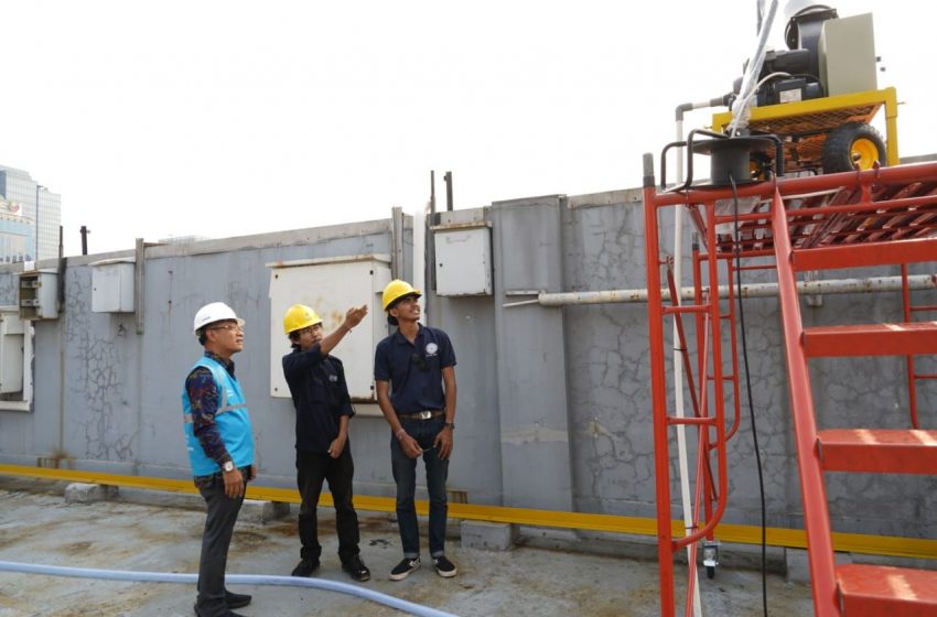  GM PLN UID Jakarta Raya: Pemasangan “Water Mist Generator” di Atap Gedung Kantor PLN UID Jakarta Raya Perdana Dilakukan