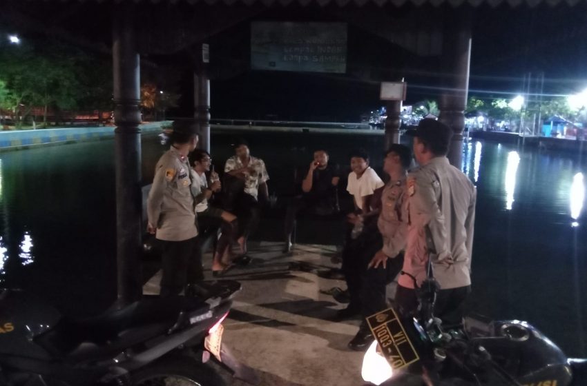  Polsek Kepulauan Seribu Utara Gelar Patroli Malam Polri Presisi: Ajak Warga Bersama-sama Jaga Kamtibmas