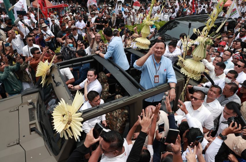  Prabowo Jelaskan Makna Naik Maung Bareng Gibran saat Daftar ke KPU: Tanda Koalisi Kita Ingin Bawa Indonesia Maju