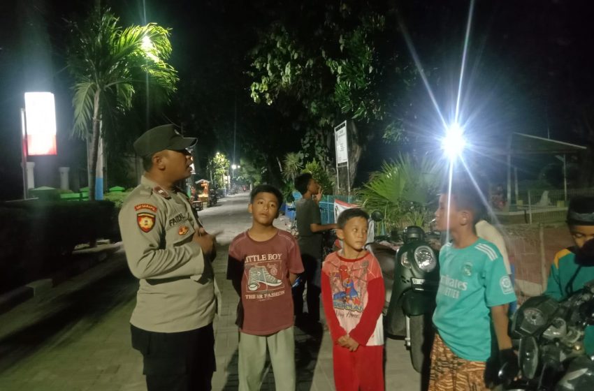  Polsek Kepulauan Seribu Selatan Gelar Patroli Dialogis: Himbau Kenakalan Remaja dan Sambangi Warga