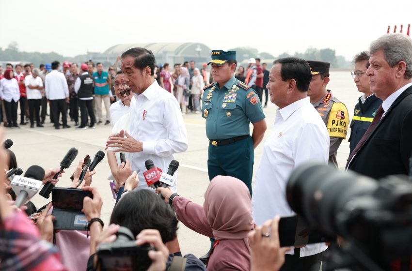  Prabowo Dampingi Jokowi Lepas 51,5 Ton Bantuan Kemanusiaan Indonesia untuk Palestina