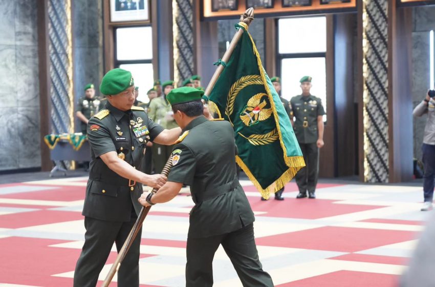  Pangdam Jaya Hadiri Penyerahan Jabatan Wakasad dan Sertijab Lima Jabatan Strategis di Angkatan Darat