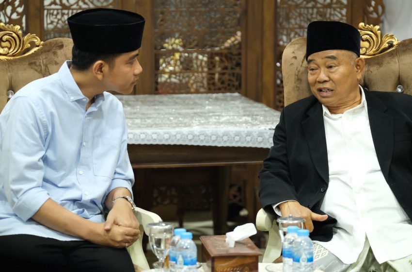  Kyai dari Mojokerto Sebut Prabowo-Gibran Pasangan yang Mampu Hadapi Berbagai Tantangan