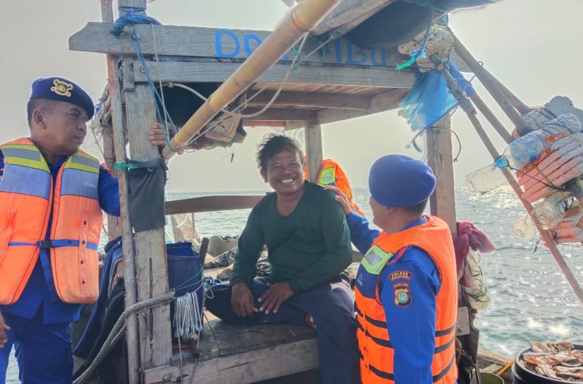  Team Patroli Satpolair Polres Kepulauan Seribu Berikan Himbauan Kamtibmas dan Keselamatan Berlayar di Perairan Pulau Pramuka