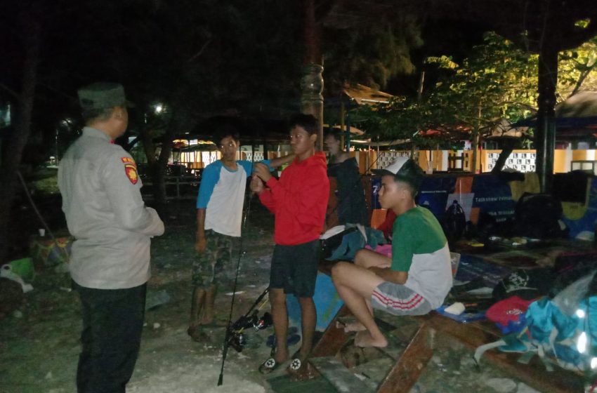  Patroli Dialogis Malam Polsek Kepulauan Seribu Selatan: Ciptakan Pemilu 2024 Damai dan Bebas Hoax