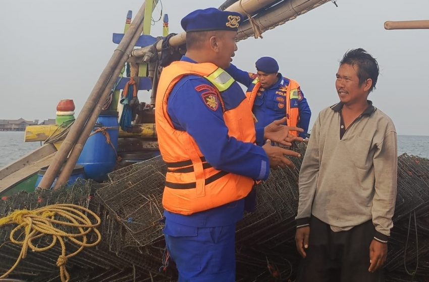  Team Patroli Satpolair Polres Kepulauan Seribu Ajak Nelayan Ciptakan Keselamatan dan Sukseskan Pemilu 2024 