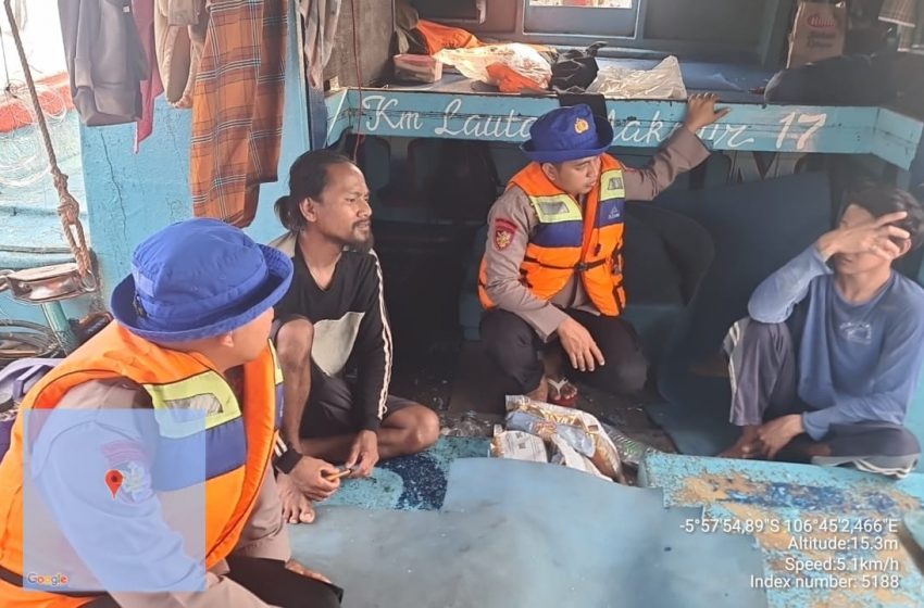  Patroli Laut Dialogis Team Satpolair Polres Kepulauan Seribu di Perairan Pulau Pari Himbau Nelayan Ikut Sukseskan Pemilu 2024