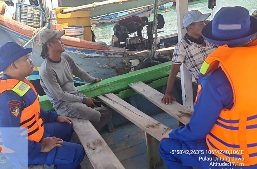  Team Patroli Satpolair Polres Kepulauan Seribu Menjalankan Giat Patroli Laut Dialogis di Pulau Untung Jawa