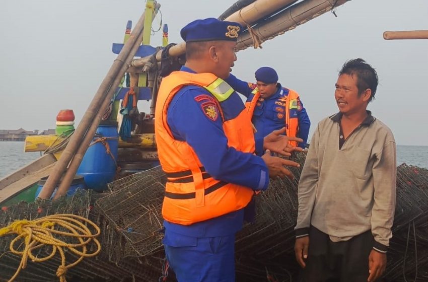  Team Patroli Satpolair Polres Kepulauan Seribu Gelar Patroli Malam Laut Dialogis di Perairan Pulau Untung Jawa