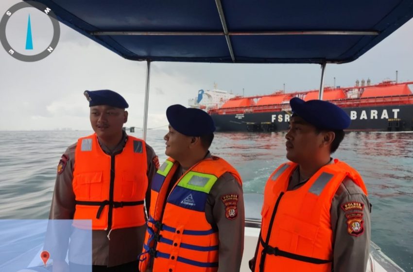  Bhabinkamtibmas Pulau Lancang Himbau ABK Kapal Ojek Patuhi Protokol Keselamatan Berlayar