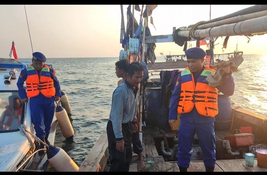  Patroli Laut Dialogis: Satpolairud Polres Kepulauan Seribu Himbau Nelayan Soal Keselamatan di Perairan Pulau Untung Jawa