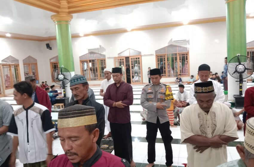  Bhabinkamtibmas Pulau Panggang, Ajak Warga Jaga Situasi Aman di Bulan Suci Ramadhan