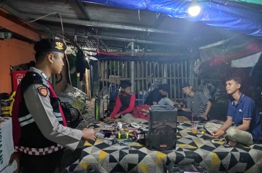  Polsek Kepulauan Seribu Selatan Gelar Patroli Malam Dialogis di Pulau Tidung untuk Ciptakan Kamtibmas Aman