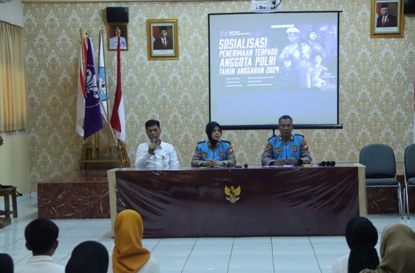  Bagian SDM Polres Kepulauan Seribu Sosialisasikan Penerimaan Polri di SMAN 69 Jakarta Pulau Pramuka