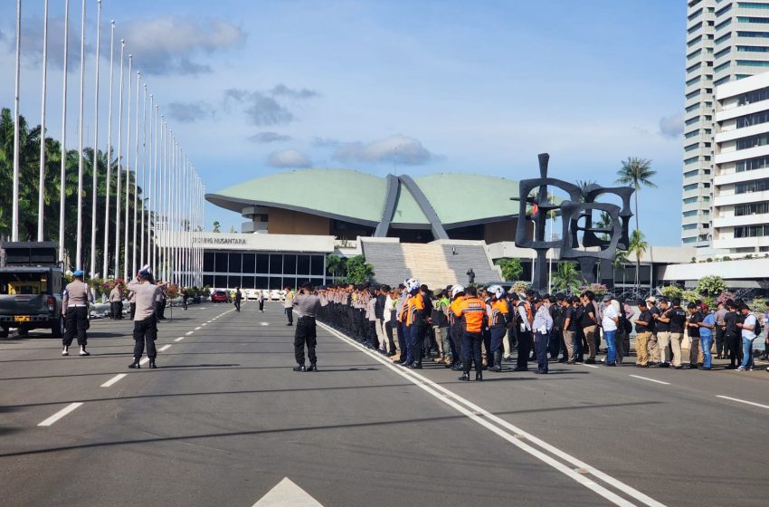  Polri Terjunkan 1.459 Personel Gabungan, Amankan Aksi Unjuk Rasa Beberapa Elemen Masyarakat di Depan Gedung DPR/MPR RI