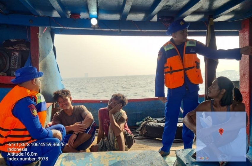 Patroli Laut Satpolairud Polres Kepulauan Seribu Berikan Himbauan Kamtibmas dan Keselamatan kepada Nelayan