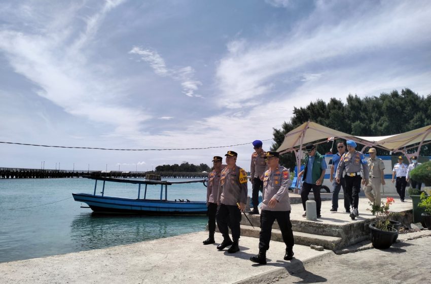  Jelang Malam Takbir, Kapolres Kepulauan Seribu mengecek kesiapan personel pengamanan di 5 Pospam wilayah Kepulauan Seribu