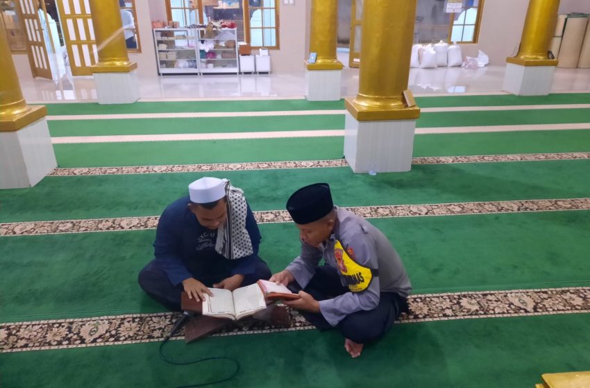  Bhabinkamtibmas Pulau Lancang, Briptu Tulus Hidayat, Bersama Tokoh Agama Galang Semangat Beribadah di Bulan Ramadhan