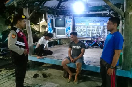 Patroli Malam Kapolsek Kepulauan Seribu Selatan: Membangun Kondisi Kondusif Pasca Pemilu 2024