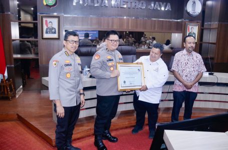 Raih Nilai Tertinggi Zona Hijau Pelayanan Publik Se- Banten, Kapolres Metro Tangerang: Tetap Jaga Kualitas Pelayanan