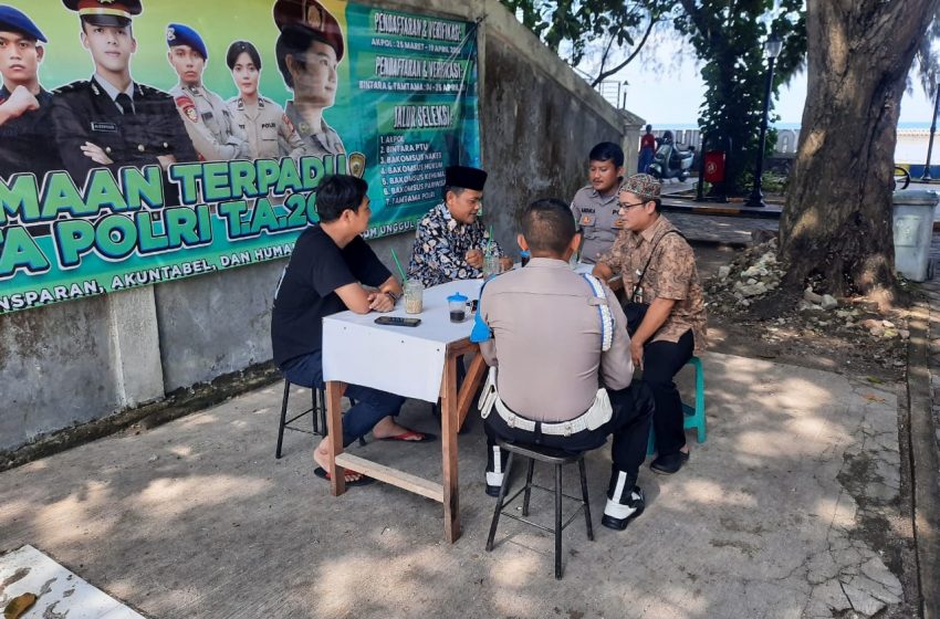  Bhabinkamtibmas Pulau Tidung Lakukan Sambang Tokoh Masyarakat untuk Penguatan Keamanan Pasca Pemilu 2024