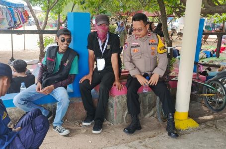 Bhabinkamtibmas Pulau Untung Jawa Sambangi Tokoh Masyarakat untuk Cooling System Pasca Pemilu 2024