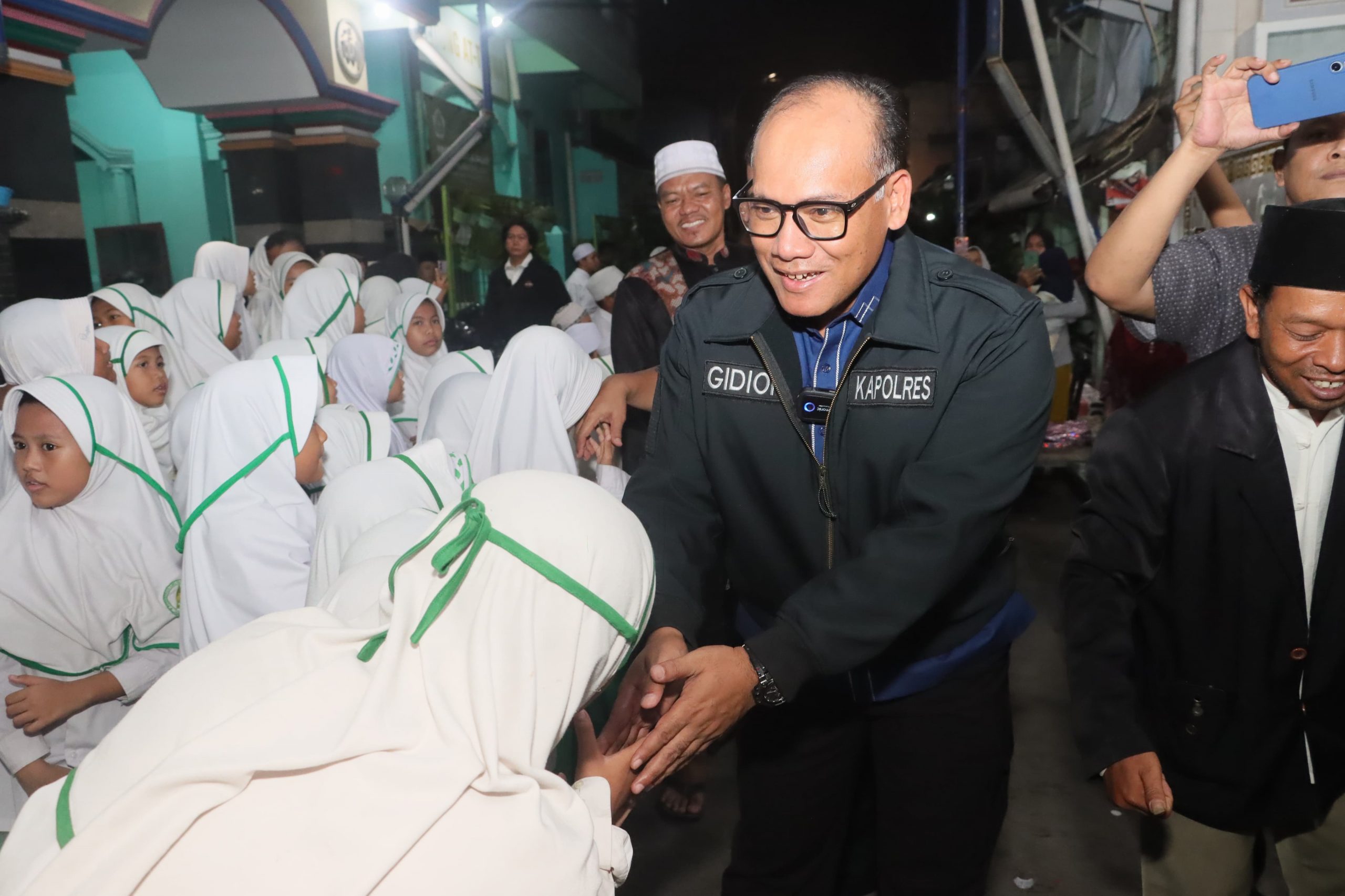 Kapolres Metro Jakarta Utara Silahturahmi Dipesantren Ilmu Qur’an Al Misbah di Tanjung Priok