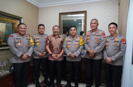 Kapolda Metro Jaya Silaturahmi Dengan Jenderal Polisi (Purn) Drs. Timur Pradopo