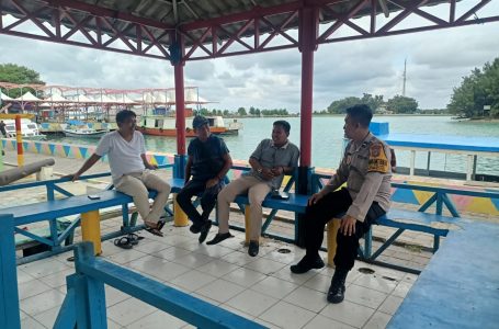 Bhabinkamtibmas Pulau Kelapa Laksanakan Sambang Pasca Pemilu 2024