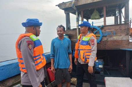 Patroli Satpolairud Polres Kepulauan Seribu Patroli Laut Dialogis Antisipasi Kejahatan di Perairan
