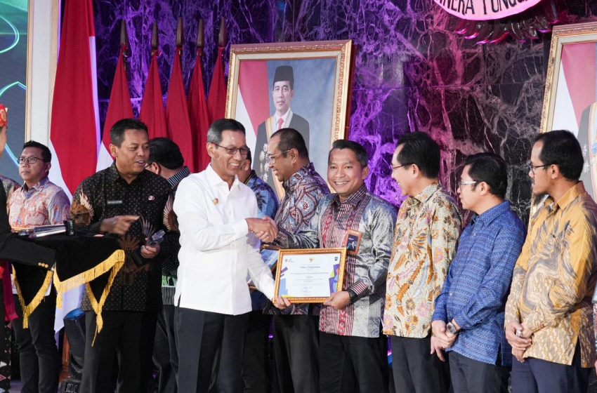  PLN UID Jakarta Raya Raih Penghargaan Desa Berdjamur