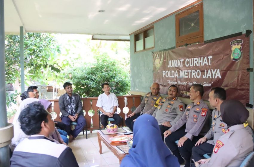  Kapolres Kepulauan Seribu Giat Jumat Curhat di Pulau Pari, Himbau Masyarakat Jaga Kondusifitas Jelang Pilkada