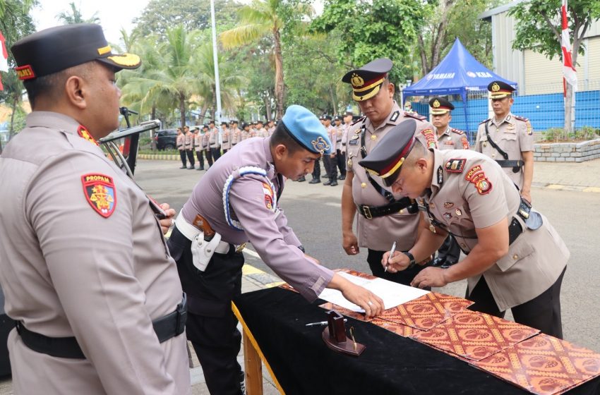  Polres Kepulauan Seribu Gelar Upacara Serah Terima Jabatan dan Pisah Sambut