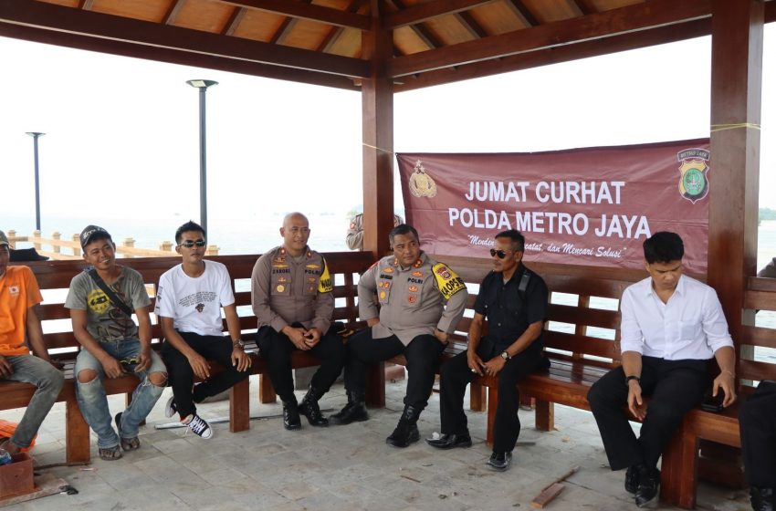  Kapolres Kepulauan Seribu Gelar Jumat Curhat di Pulau Kelapa untuk Cipta Kondisi Pilkada 2024