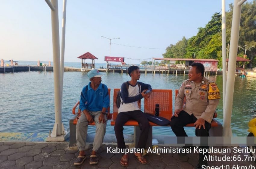  Bhabinkamtibmas Pulau Pramuka Sambangi Warga, Ajak Bersama Jaga Kamtibmas di Masa Pilkada 2024