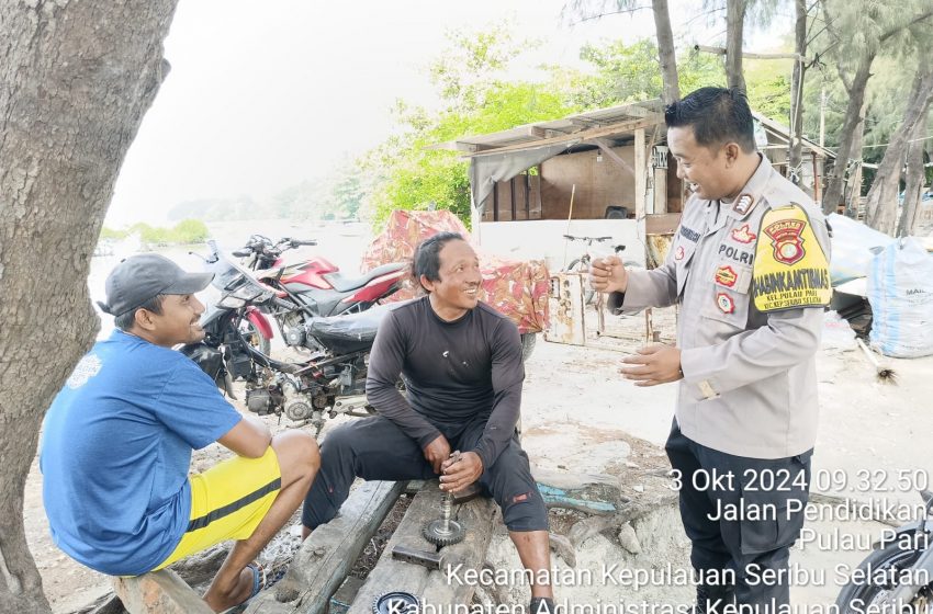  Bhabinkamtibmas Pulau Pari Sambangi Warga, Ajak Bersama Jaga Kamtibmas Jelang Pilkada 2024