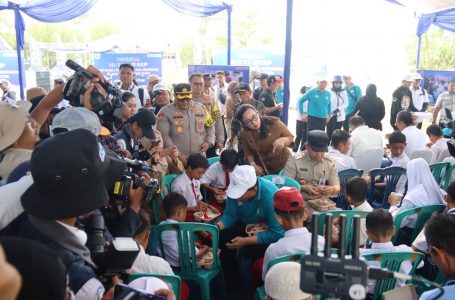 Kapolres Kepulauan Seribu Hadiri Peringatan HUT Kementerian Kelautan Dan Perikanan Ke – 25 Di Pulau Untung Jawa