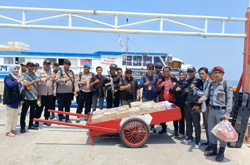  Polres Kepulauan Seribu Amankan Distribusi Logistik Pemilu Gubernur dan Wakil Gubernur DKI Jakarta 2024