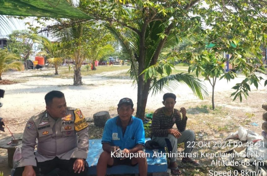  Bhabinkamtibmas Pulau Pramuka Laksanakan Sambang Cooling System, Ajak Warga Jaga Kamtibmas dan Hindari Hoax serta Judi Online