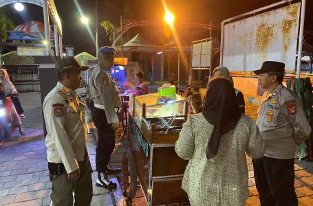 Polsek Kepulauan Seribu Utara Laksanakan Patroli Malam Antisipasi Tawuran Remaja dan Gangguan Kamtibmas