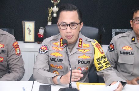 Gudang Produksi Miras di Tangsel Digrebek, 3 Jerigen Arak Disita