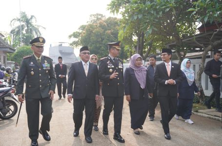 Dandim 0508/Depok Pimpin Upacara Memperingati Hari Pahlawan di TMP Kalimulya